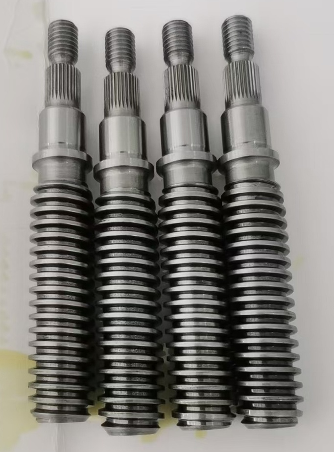 Nhà sản xuất dây buộc ô tô địa phương đạt được cột mốc quan trọng với việc sản xuất trục giun có độ chính xác cao cho chuỗi cung ứng ô tô toàn cầu